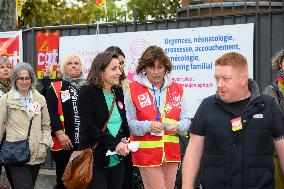 Demonstration In Front Of The Hospital Beaujon - Paris