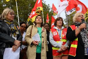 Demonstration In Front Of The Hospital Beaujon - Paris