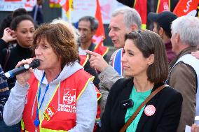 Demonstration In Front Of The Hospital Beaujon - Paris