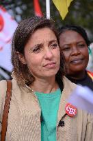 Demonstration In Front Of The Hospital Beaujon - Paris