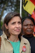 Demonstration In Front Of The Hospital Beaujon - Paris