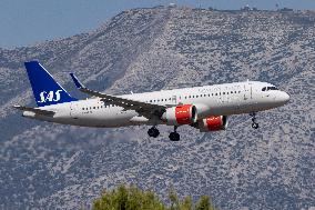 SAS Scandinavian Airlines Airbus A320neo Landing In Athens