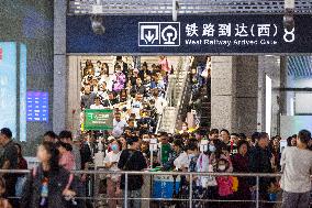 National Day Holiday Return Peak in Nanjing