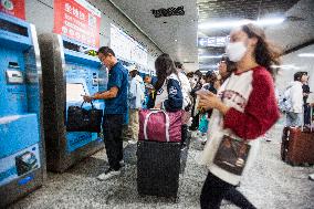 National Day Holiday Return Peak in Nanjing