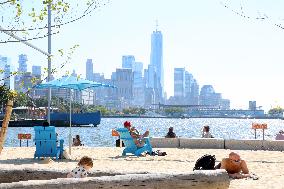 Manhattan Opens Its First-Ever Beach - NYC
