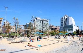 Manhattan Opens Its First-Ever Beach - NYC