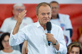 Donald Tusk Holds A Campaign Rally - Poland