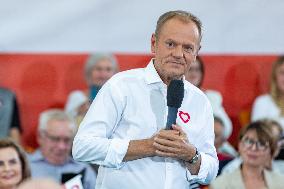 Donald Tusk Holds A Campaign Rally - Poland