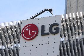 LG Japan exterior, logo and signage