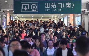 Passengers Return From Nanjing Railway Station