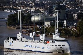 Canopee, 121-Metre Long Cargo Ship - Bordeaux