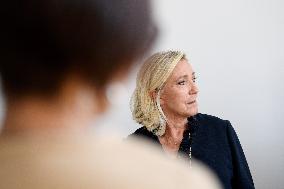 Marine Le Pen Visits A Care Centre - Ollioules