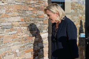 Marine Le Pen Visits A Care Centre - Ollioules