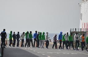 555 migrants arriving in El Hierro are transferred to Tenerife