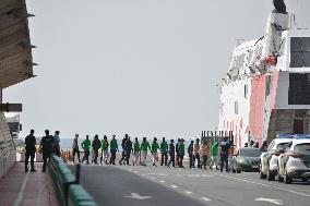 555 migrants arriving in El Hierro are transferred to Tenerife