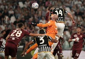 (SP)ITALY-TURIN-FOOTBALL-SERIE A-JUVENTUS VS TORINO