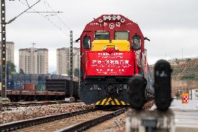 CHINA-YUNNAN-KUNMING-SHANGHAI-FREIGHT TRAIN (CN)