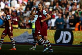 West Ham United v Newcastle United - Premier League