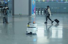 Sweeping Robot Performs Cleaning Operations at Hangzhou Xiaoshan International Airport