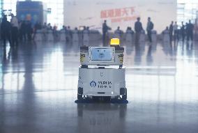 Sweeping Robot Performs Cleaning Operations at Hangzhou Xiaoshan International Airport