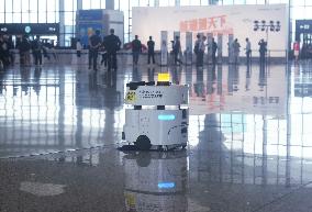 Sweeping Robot Performs Cleaning Operations at Hangzhou Xiaoshan International Airport