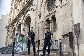 Increased security measures at Jewish temples - Paris