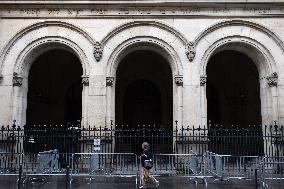 Increased security measures at Jewish temples - Paris