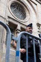 Increased security measures at Jewish temples - Paris