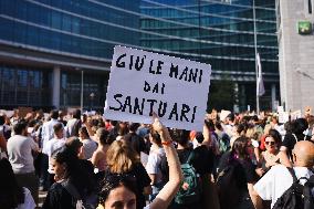 The Protest Of Animal Rights Activists For The Killing Of Pigs In The Shelter Santuario Progetto Cuori Liberi Of Sairano In Mila