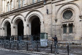 Increased security measures at Jewish temples - Paris