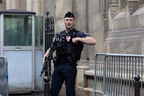 Increased security measures at Jewish temples - Paris