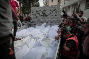 Gaza, Palestinians, ISRAEL, Inspect, Damage, Israeli, Airstrike,hospital