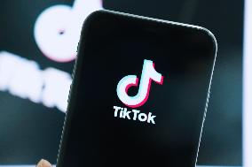 TikTok Tests Ad-free Subscription Service