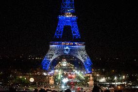 The Eiffel Tower Illuminated In Israeli Colors - Paris