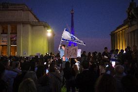 The Eiffel Tower Illuminated In Israeli Colors - Paris