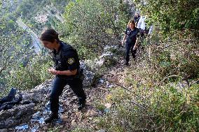 Migrants Controlled At Italian Border - Menton