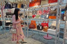 Second-hand Luxury Goods Industry in China