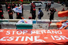 Pro-Palestinian Demonstrate Against The Palestine-Israel War