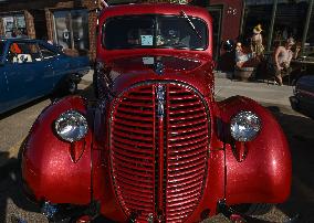 Smoky Lake Vintage Car Show