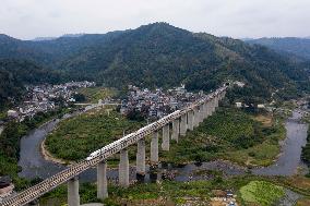 Trains Run in Congjiang