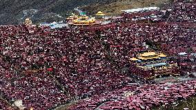 Seda Wuming Buddhist Academy in Ganzi