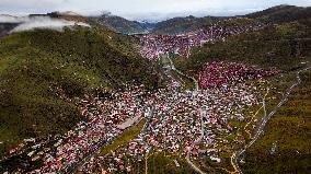 Seda Wuming Buddhist Academy in Ganzi