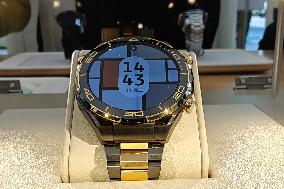 Huawei ULTIMATE DESIGN Gold Watch