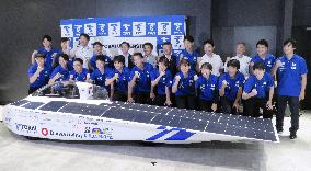 Japanese team in solar car contest