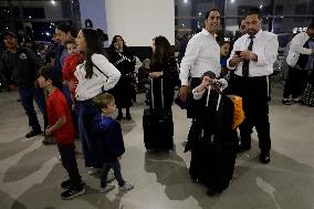 Arrival Of Mexican And Jewish Evacuees From Israel To State Of Mexico