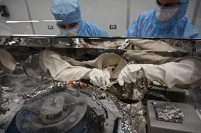 Nasa Reveals First Look At Asteroid Sample