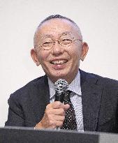 Fast Retailing CEO