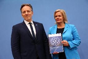 German Interior Minister at the Bundespressekonferenz