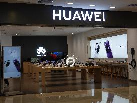 Huawei Store in Yichang