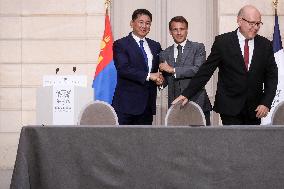 French President Meets Mongolia President - Paris